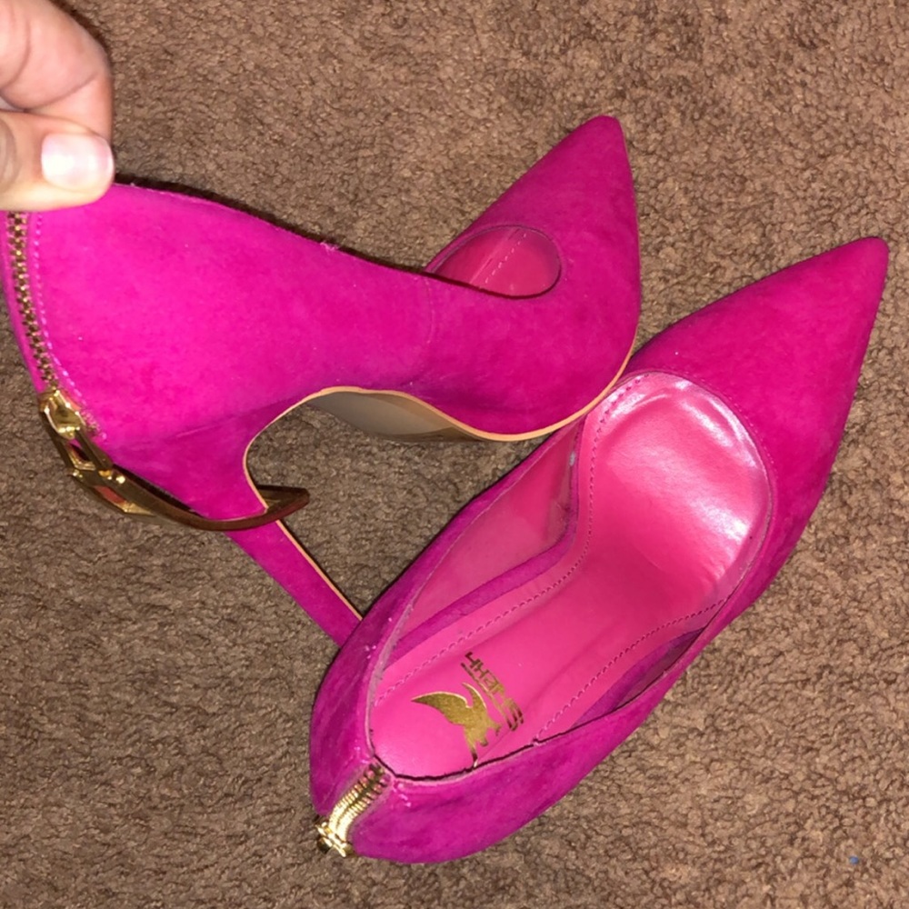 Pink sheikh heels